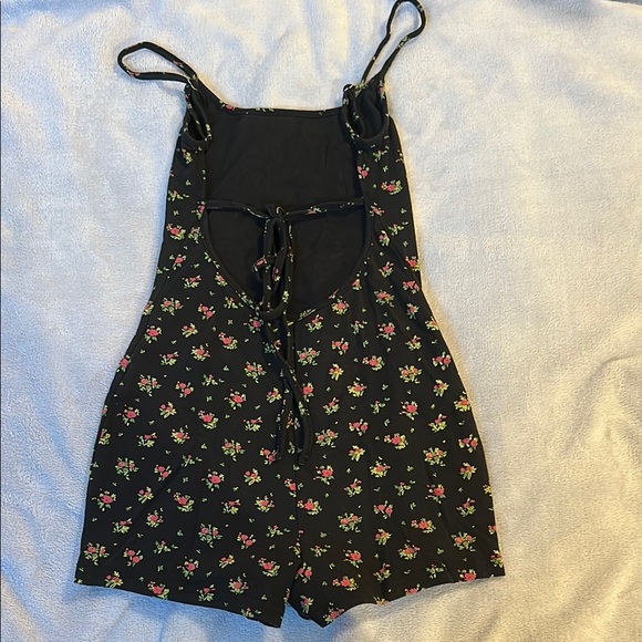 Floral Black Women's Backless Romper - Picture 6 of 8